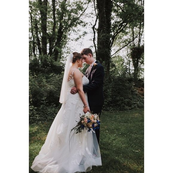 Wedding dress size 20 - Picture 3 of 7